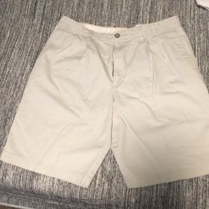 Docker Khaki Shorts 32”